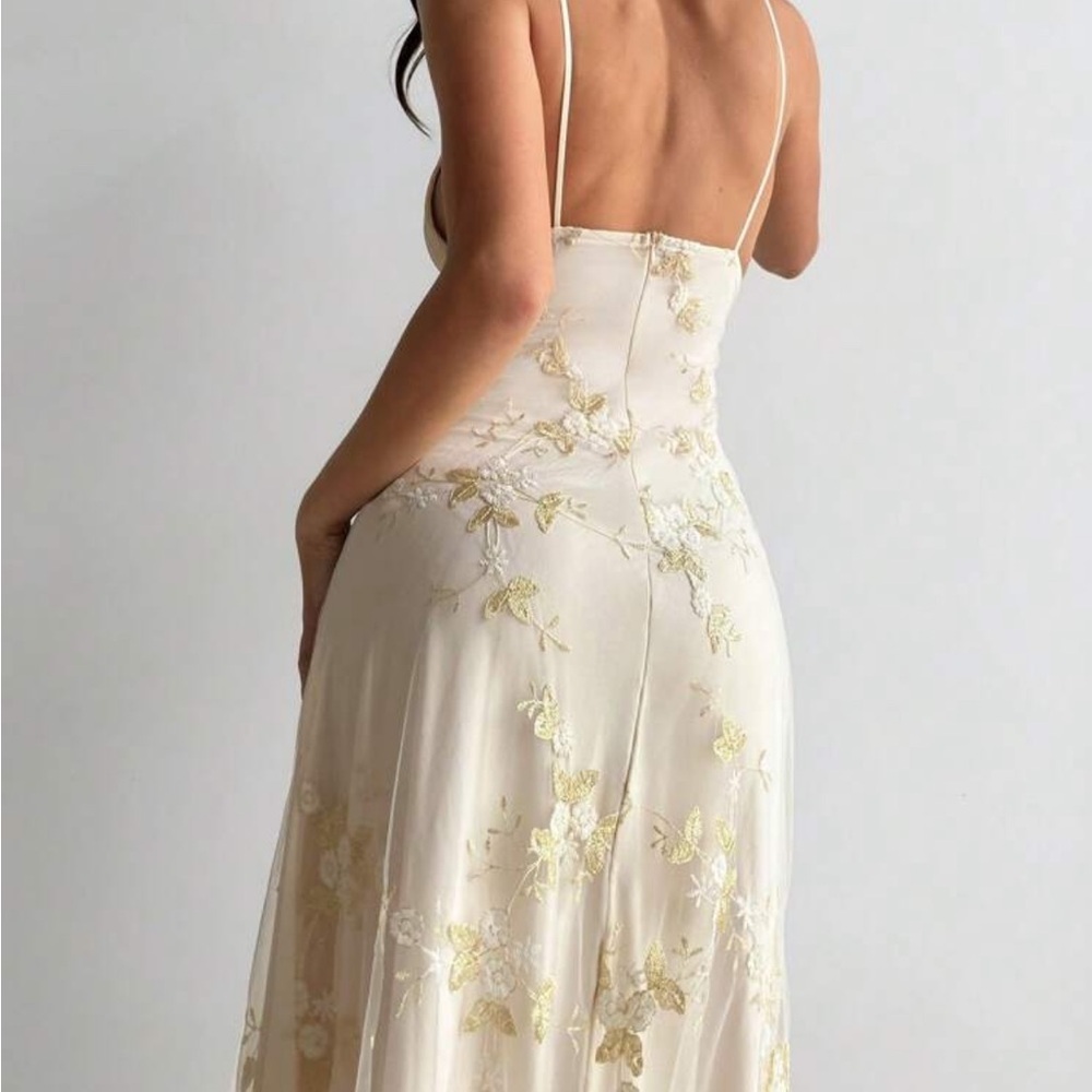Brand New Elegant Cream Ivory Floral Embroidered Midi Dress - Picture 2 of 6